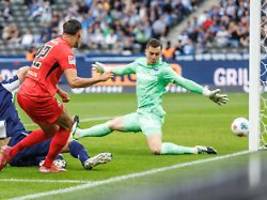 Nürnberg verliert erstmals nicht: Hertha BSC sieht Rot, verliert und stürzt tiefer in die Krise