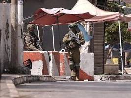 vorfall in ramallah: israelische soldaten schießen in richtung deutscher welle-journalisten