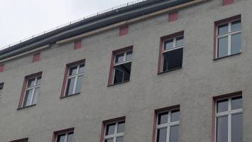 dachschaden nahe friedrichstadt-palast – jetzt kommt ein tunnel