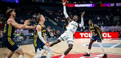 Basketball-EM: Deutschland besiegt Schweden trotz Feueralarm und Trainer-Ausfall