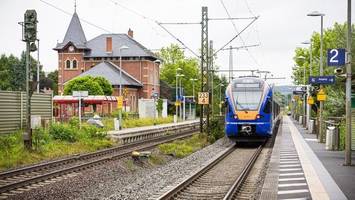 Mädchen vor Zug geschubst? Mann muss in Psychiatrie