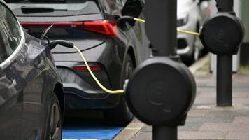 straßenverkehr: anteil der elektroautos auf den straßen wächst langsam
