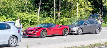 Unfall in Lechhausen: Der rote Ferrari meldet sich bei der Polizei