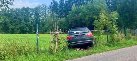 Dieses Auto steht seit Wochen am Straßenrand – wieso?