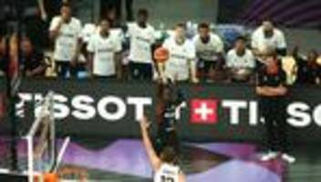 Nationalteam bei EM: Weltmeister in Fahrt: Basketballer besiegen auch Litauen