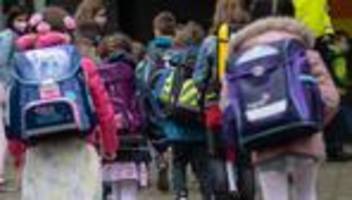 Sommerferien-Ende: Neues Schuljahr beginnt - einige Lehrerstellen unbesetzt