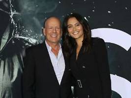 Ehemann stationär in Pflege: Bruce Willis' Frau antwortet Kritikern