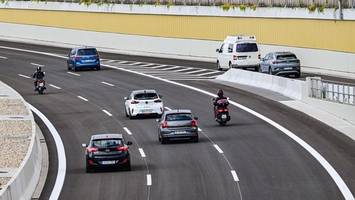 Zuviel Verkehr: Neuer Autobahnabschnitt gesperrt
