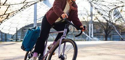 Rucksäcke für den Gepäckträger im Test: Modelle von Otinga, Deuter, Basil, Ortlieb und Co.