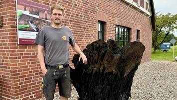 Erstaunlich: Was dieser junge Tischler aus uralter Mooreiche macht