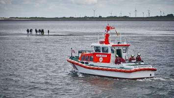 Gruppe aus Hamburg auf Wattwanderung von der Flut überrascht