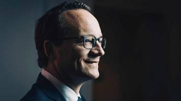 markus krebber: rwe-chef will besitzer von solaranlagen für anschlüsse zahlen lassen