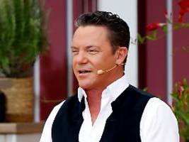 Wer wäre ich ohne Dich: Stefan Mross singt live für seine kürzlich gestorbene Mutter