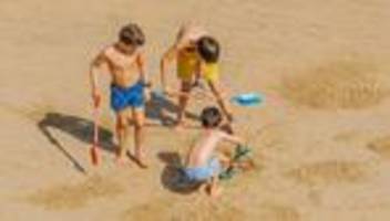 Buddeln im Sand: Warum buddeln wir so gerne?