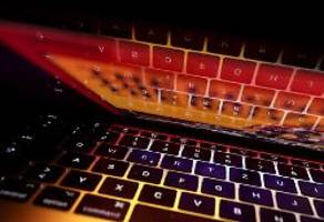 Vorsicht im Internet: Daten weg, Ärger da: Was tun gegen Identitätsklau?