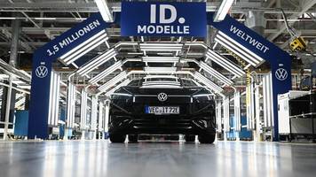 wettbewerb: preisgefälle zwischen e-autos und verbrennern schrumpft