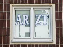 KI in der Arztpraxis: Wenn digitale Assistenten bei der Sprechstunde lauschen