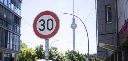 Berlin: Senat schafft einige Tempo-30-Abschnitte wieder ab - weil die Luft dort jetzt sauber genug ist