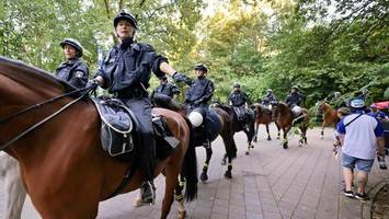 pferde der hamburger polizei verlassen überraschend die stadt