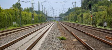 Bahnmitarbeiter sind ratlos: „Ich weiß nicht, was ich noch tun soll, um an das Geld zu kommen“