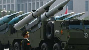 laserwaffen, atomraketen: so bedrohlich ist chinas militär