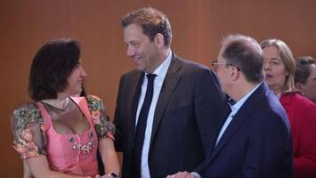 Umfrage: Mehrheit will Spitzenverdiener zur Kasse bitten