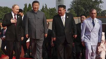 Xi feiert mit Kim und Putin – Trump wittert Verschwörung