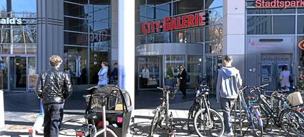 polizei ermittelt wegen sachbeschädigung an der city-galerie