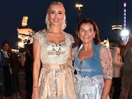 Ich will wie 21 aussehen: Claudia Obert bekommt a bisserl Pre-Wiesn-Beauty