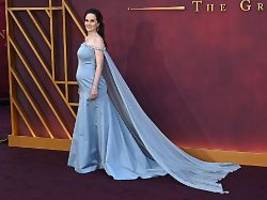 Überraschung auf rotem Teppich: Downton Abbey-Star präsentiert Babybauch