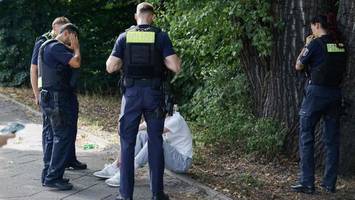 Auto fährt in Gruppe – Kinder verletzt, Fahrer festgenommen