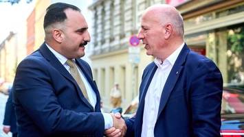 Kai Wegner besucht deutsch-arabische Schule Ibn Khaldun