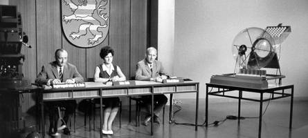 vor 60 jahren wurden die lottozahlen zum ersten mal im fernsehen gezogen
