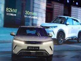 Jeder Sechste ist aufgeschlossen: Große Mehrheit hat kein Interesse an E-Autos Made in China