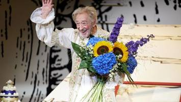 Eine Premiere zum 90. Geburtstag: „Der eingebildet Kranke“