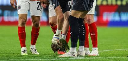 Fußball-WM-Qualifikation in Linz: Plötzlich Loch im Rasen bei Spiel Österreich - Zypern