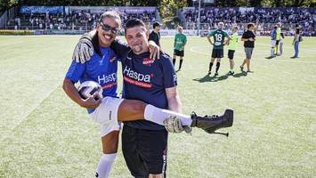 tim mälzer macht den basler – und katharina fegebank humpelt