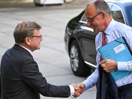 Bundesregierung: Außen Kanzler, innen Weltpolitiker