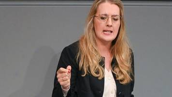 Verkehr und Klima: Grüne pochen auf Verbrenner-Aus ab 2035