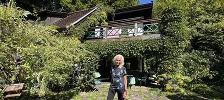 „Waldfrau“ lebt allein mit Bäumen und Tieren: „Das ist einfach ein Traum“