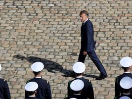 Regierungskrise in Frankreich: Der König, er ist schon fast ganz nackt