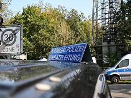 Feuer an zwei Strommasten: Brandanschlag zieht Berliner Südosten den Stecker
