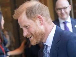 Gedenken an die Queen: Harry und William sind sich ganz nah - aber nur räumlich