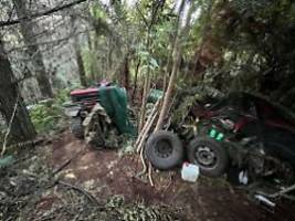 Leben in der Wildnis: Polizei zeigt Camp des Kindesentführers