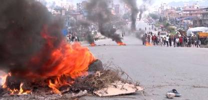 Nepal: Premierminister tritt nach tödlichen Protesten gegen Social-Media-Sperre zurück