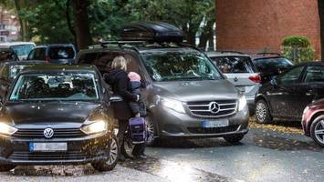 Papi, fahr schon mal den Wagen vor! Das Problem mit den Elterntaxis
