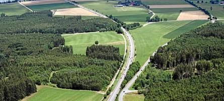 Heftige Kritik an B12-Plänen: „Wenn einer möchte, fährt er mit 300 km/h von Kempten nach Buchloe“