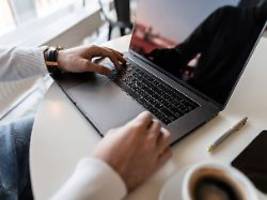 Schwachstelle der Wirtschaft: Zwei Drittel der deutschen Firmen klagen über langsames Internet