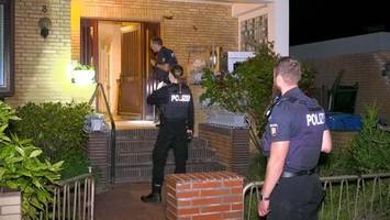 Blutiger Streit unter Nachbarn: Mann (30) sticht Opfer ins Gesicht