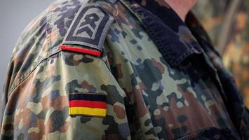 Half Unteroffizier in Hamburg beim Einschleusen von Ausländern?